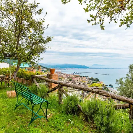 Casa vacanze Starhost - Marcella Con Terrazza E Giardino Vista Mare Vietri